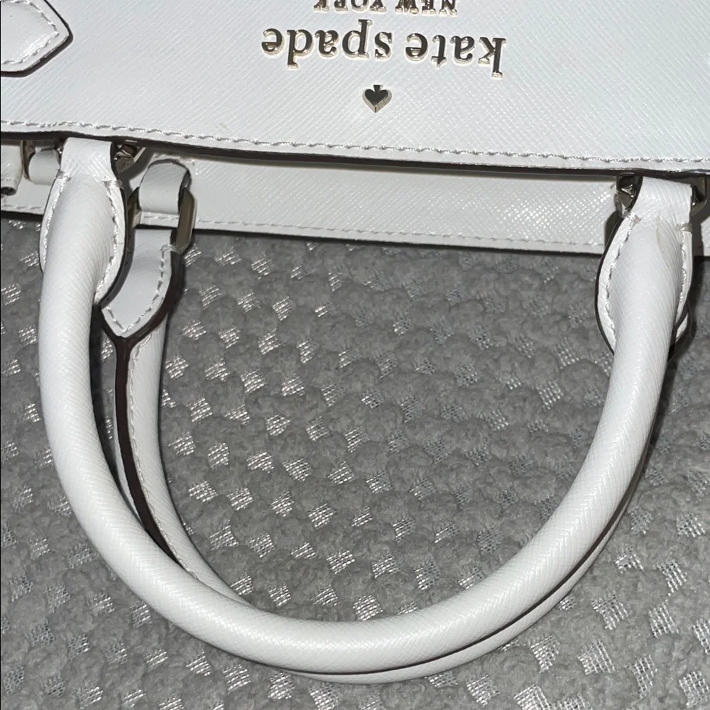 Kate Spade Stacie Tan and White Woven Satchel/Crossbody 9”H x 11”W NWT🌸🌼 - Picture 9 of 15